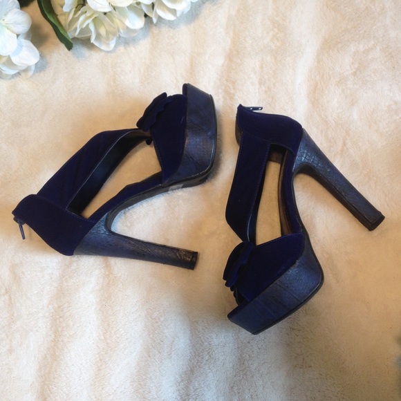 Qupid Dark Blue Velvet Bow Front Peep Toe Snake Skin Platform Heels - Picture 9 of 16